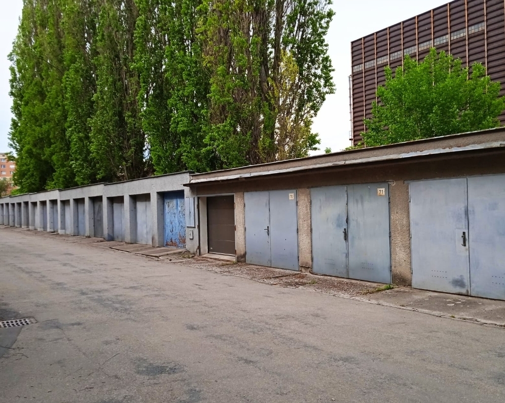 Řadová garáž - Vyškov, Puškinova
